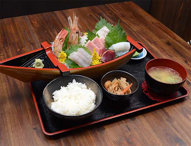 あの店 この逸品 居酒屋 秀 刺し身定食 男鹿産 旬の魚を厳選 秋田魁新報電子版