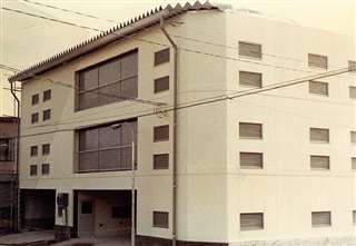 完成した秋田市民市場の立体駐車場＝昭和４８年