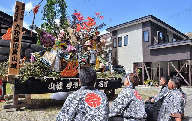 武者人形 今年は自分たちの手で 山根谷地町旭会の若者 秋田魁新報電子版